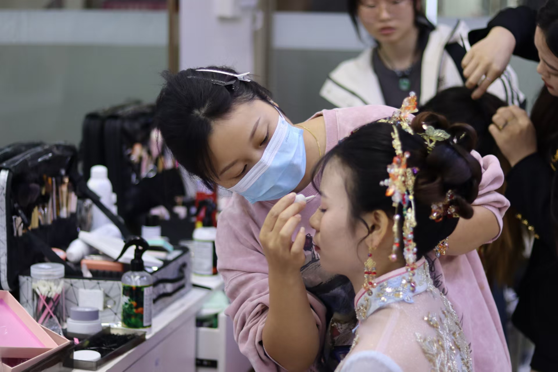 广东东莞TOP榜美容美妆学校的培训机构十大名单盘点
